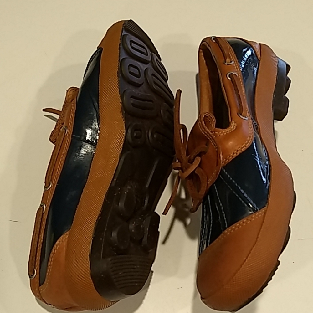FINAL PRICE🔥Vintage UGG shoes Moccasins or Loafers since /1898